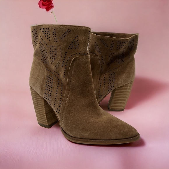 Vince Camuto Women's Catheryna Fashion Boot size 8.5 M - Picture 11 of 11